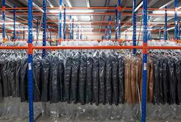 Regale für Kleiderstangen Regale für Kleiderstangen