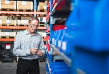 Rote und blaue sichtlagerkästen für den normalen gebrauch Rote und blaue sichtlagerkästen für den normalen gebrauch